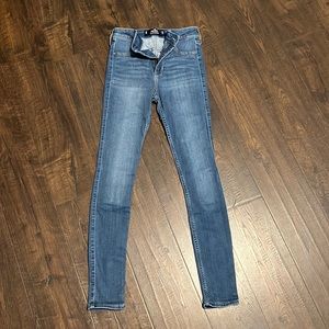 Womens Hollister Jeans sz 3R/W26/L28